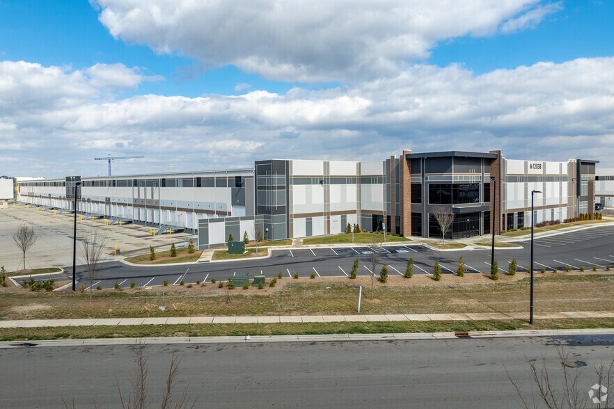 More Photos Of 12032 Carolina Logistics Dr, Pineville Unknown For Lease