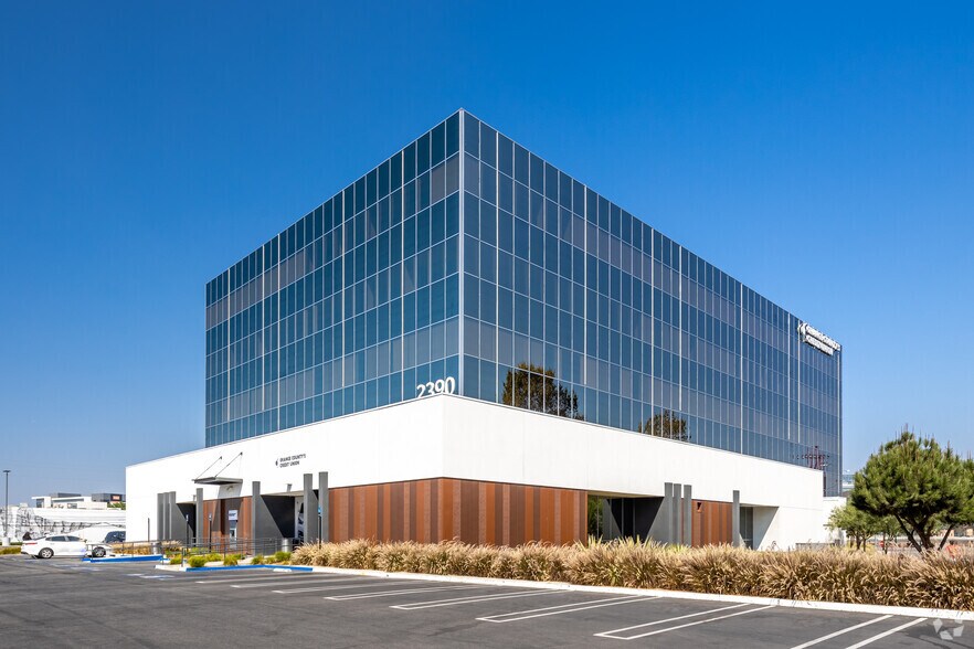 More Photos Of 2150 Towne Centre Pl, Anaheim Unknown For Lease