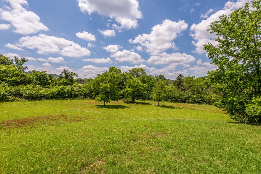More Photos Of 7330 Charlotte Pike, Nashville Land For Sale