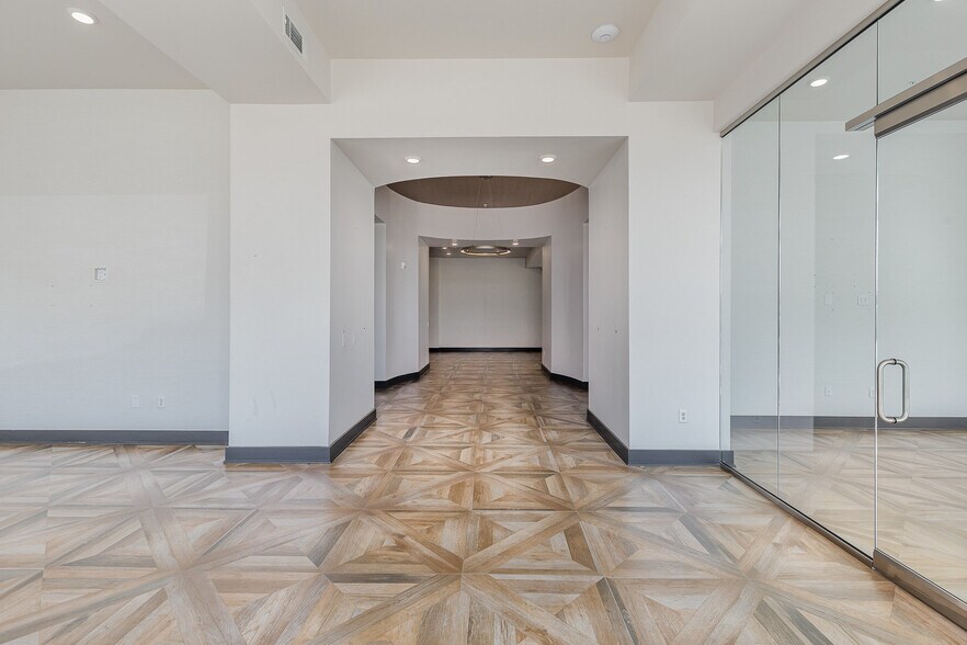 More Photos Of 2200 Carl D Silver Pkwy, Fredericksburg Hotel For Lease