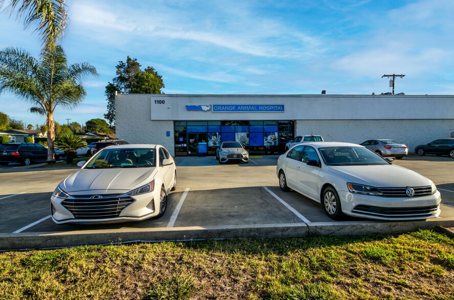 More Photos Of 1100 W Chapman Ave, Orange Veterinarian Kennel For Sale