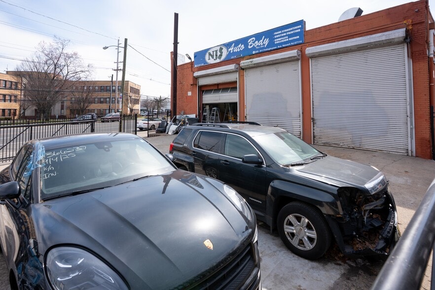 More Photos Of 615 Frelinghuysen Ave, Newark General Retail For Sale