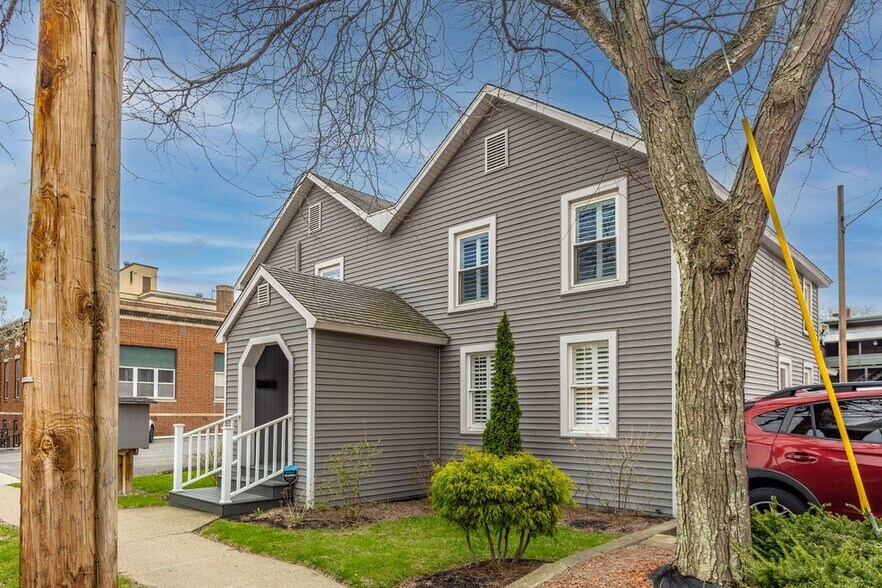 More Photos Of 16 Water St, Wellsboro Medical For Lease