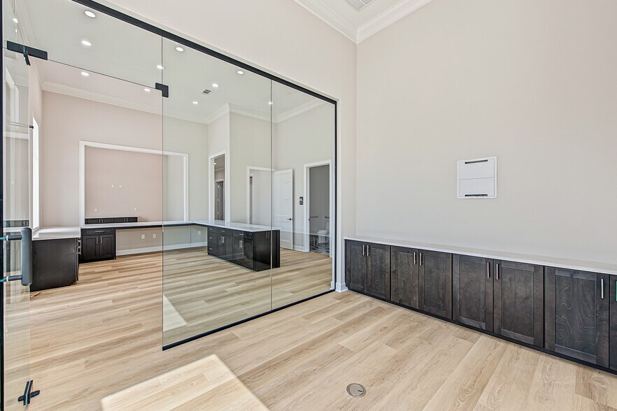 More Photos Of 8503 Union Chappel Rd, Fulshear Office For Sale