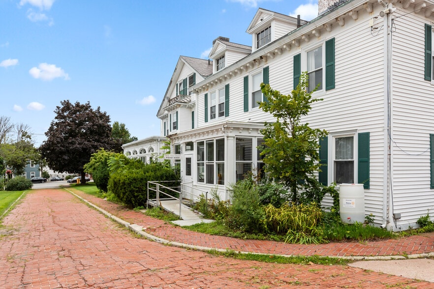 More Photos Of 145 Main St, Amesbury Specialty For Sale