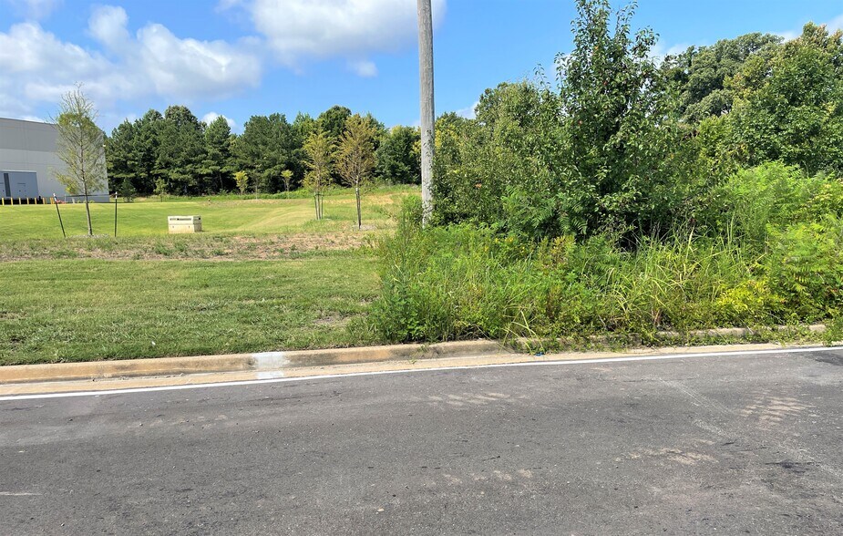 More Photos Of Frontage, Olive Branch Land For Sale