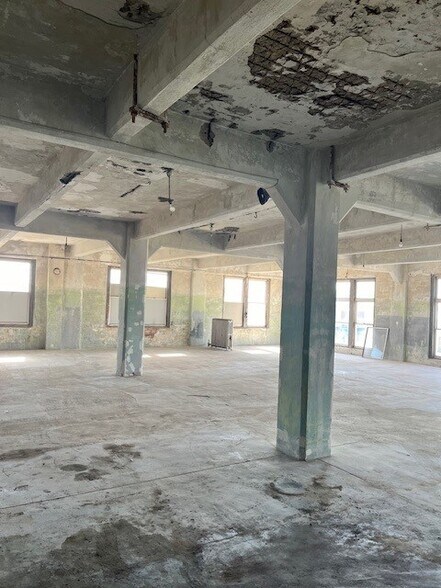 More Photos Of 2181 E 55th St, Cleveland Warehouse For Sale