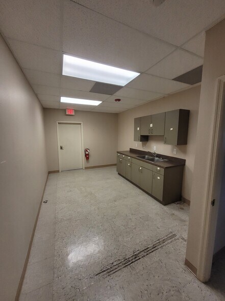 More Photos Of 2810 St Isabel St, Tampa Medical For Lease