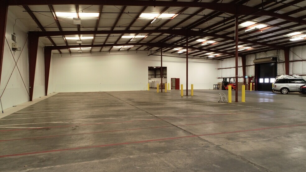 More Photos Of 506-530 El Roya Ave, Modesto Warehouse For Lease