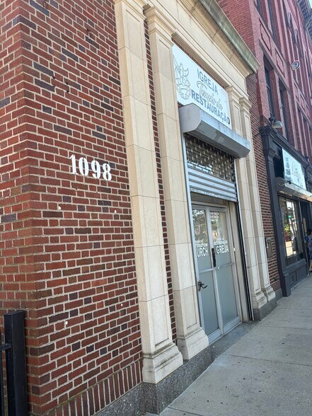 More Photos Of 1098 Main St, Brockton Bank For Lease