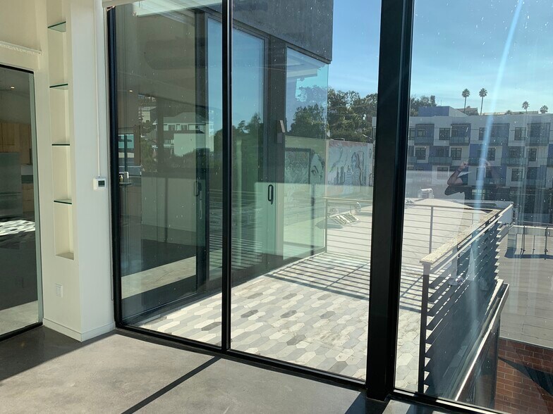 More Photos Of 2219 Aaron St, Los Angeles Loft Creative Space For Lease
