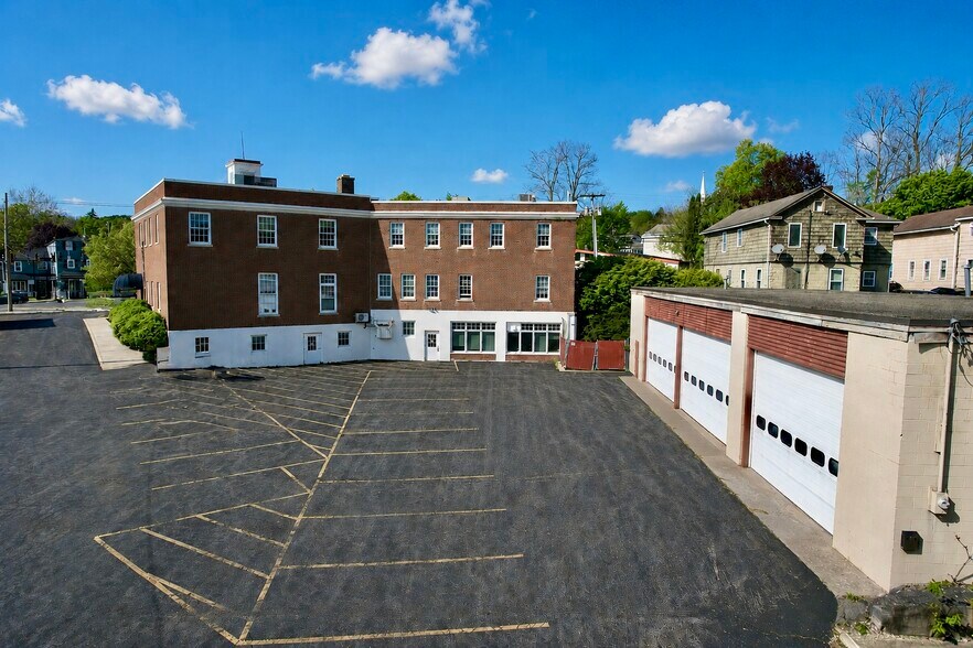 More Photos Of 102 Washington St, Manlius Office For Sale