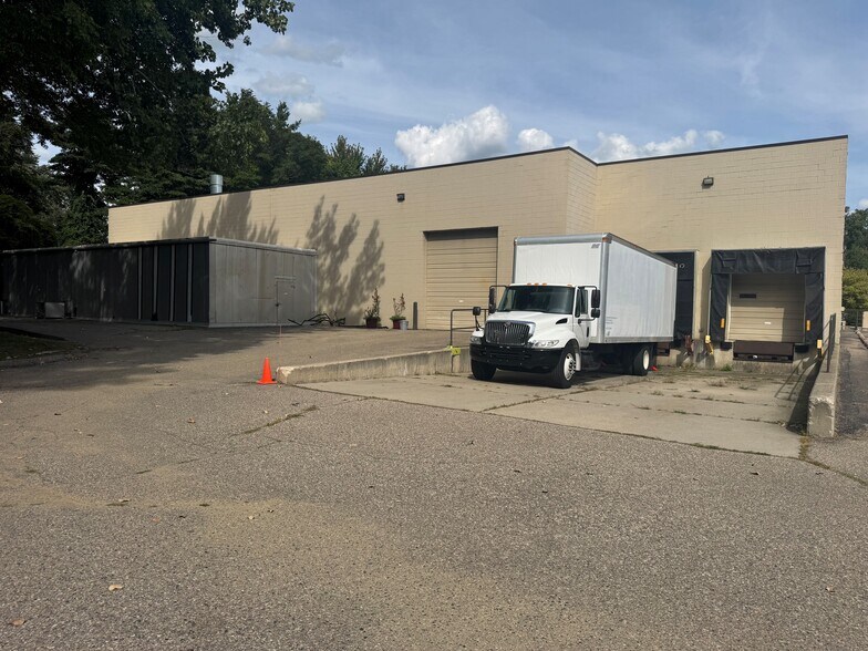 More Photos Of 6519 N Hix Rd, Westland Warehouse For Sale