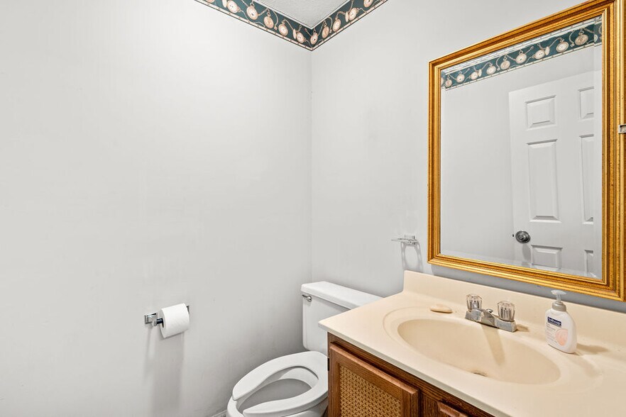 More Photos Of 300 Forest Ave, Chattanooga Office For Sale