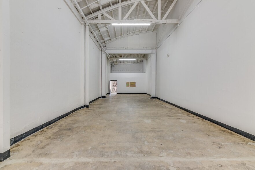 More Photos Of 2023-2043 S Santa Fe Ave, Los Angeles Unknown For Lease