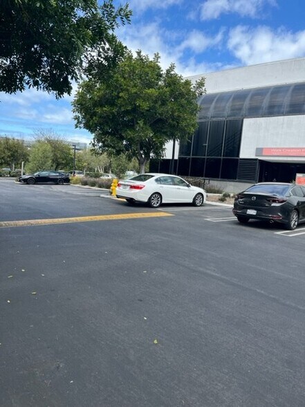 More Photos Of 6089 Bristol Pky, Culver City Loft Creative Space For Lease