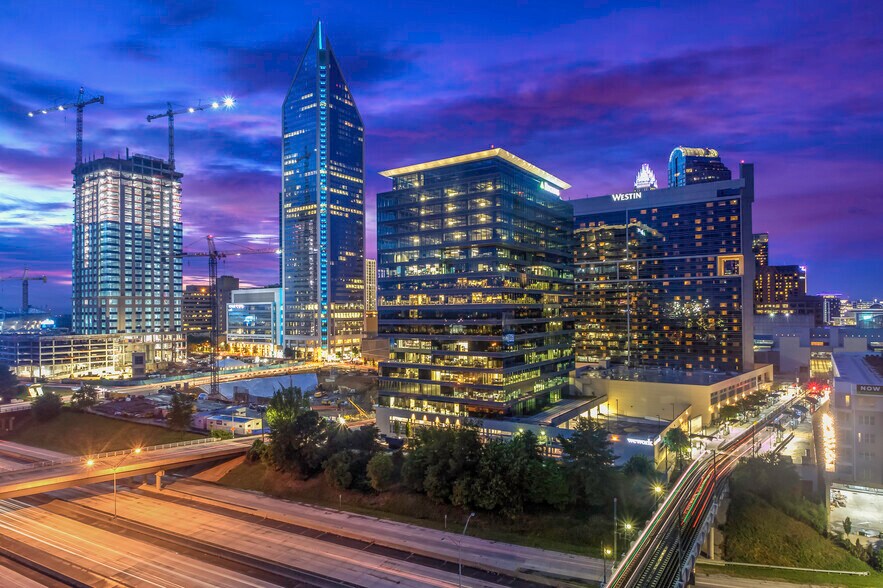 More Photos Of 615 S College St, Charlotte Office For Lease