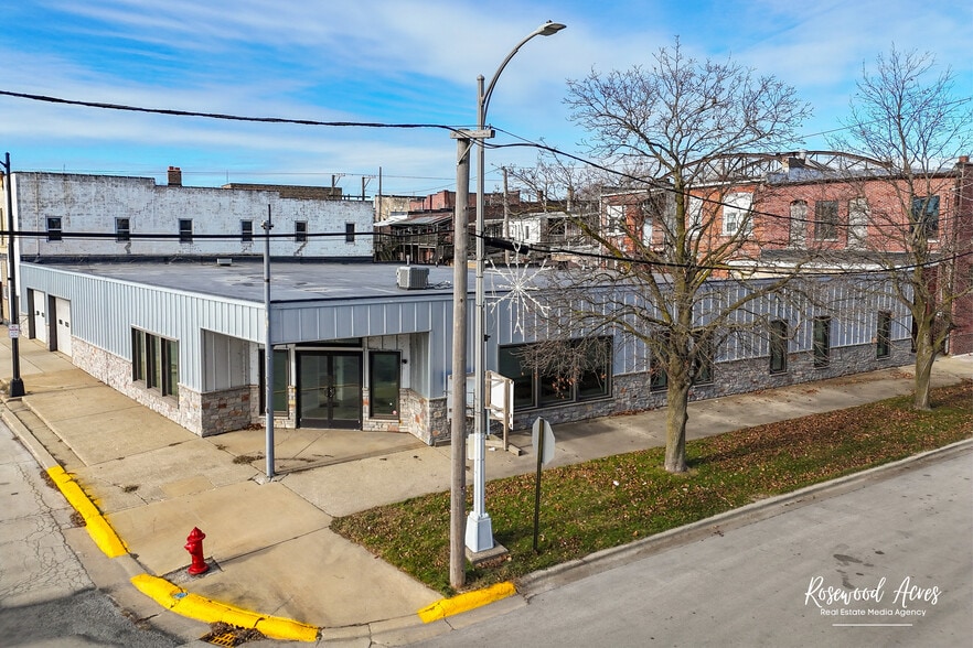 More Photos Of 124 E River St, Momence Warehouse For Sale