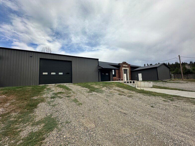 More Photos Of 1627 Dickie Rd, Billings Manufacturing For Lease