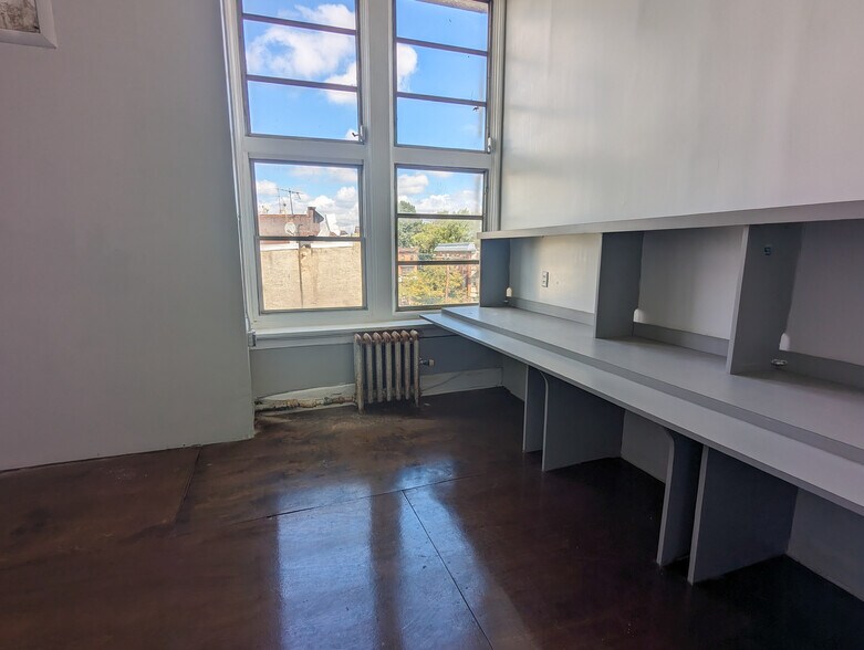 More Photos Of 1901 W Tioga St, Philadelphia Schools For Sale