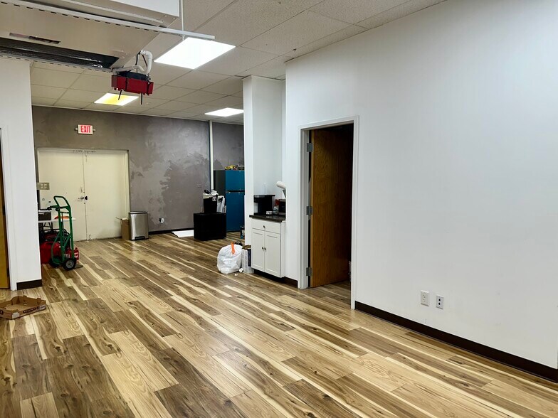 More Photos Of 8463 Campbellton St, Douglasville Freestanding For Lease