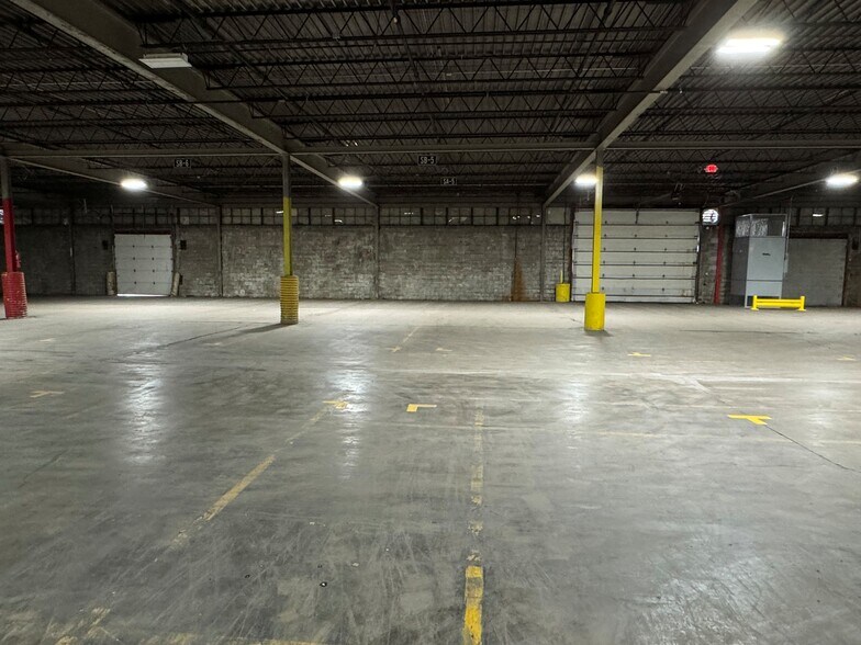 More Photos Of 1610 Leininger Ave, Elkhart Distribution For Lease