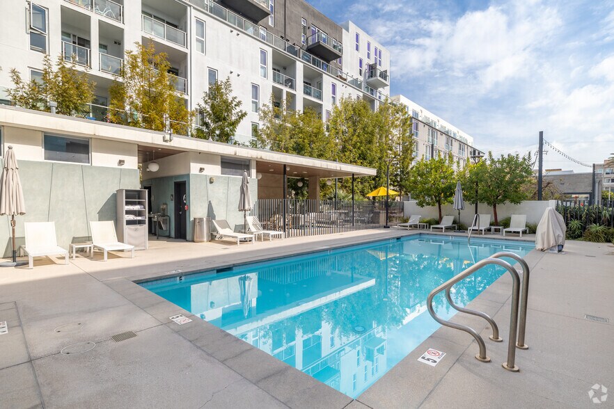 More Photos Of 4061-4065 Glencoe Ave, Marina Del Rey Office For Lease