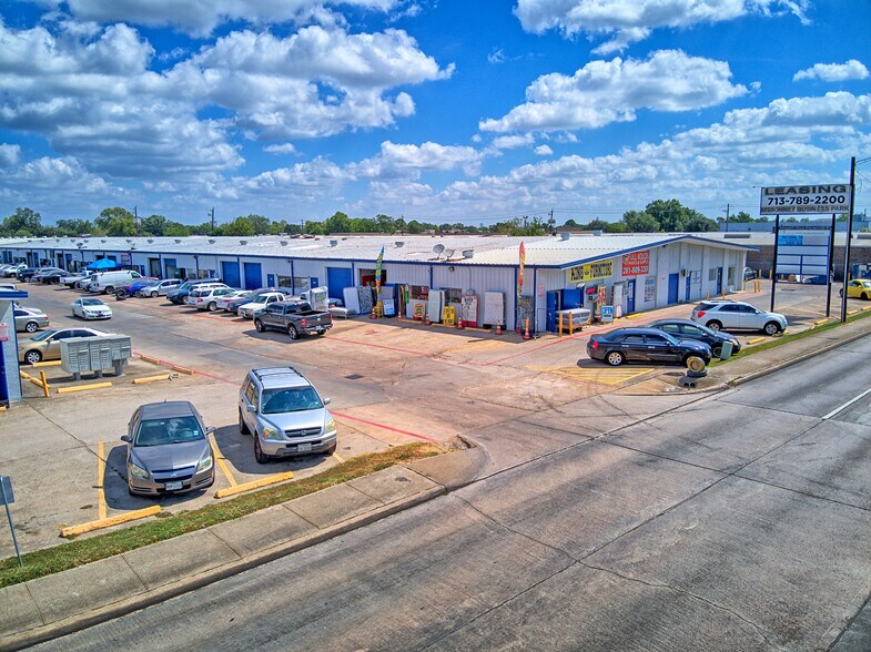 More Photos Of 11450 Bissonnet St, Houston Warehouse For Lease