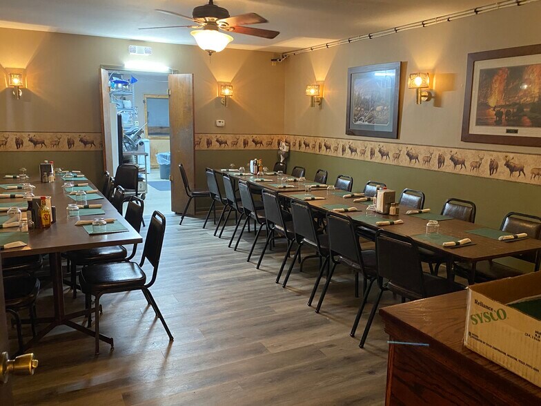 More Photos Of 410 E Parallel St, Clifton Restaurant For Sale