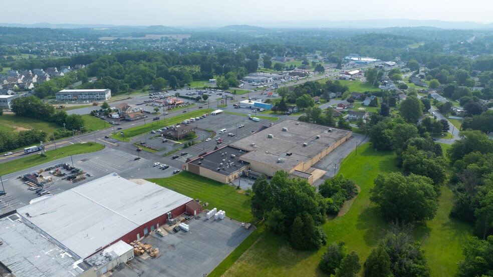 More Photos Of 4710 Penn Ave, Sinking Spring Freestanding For Lease