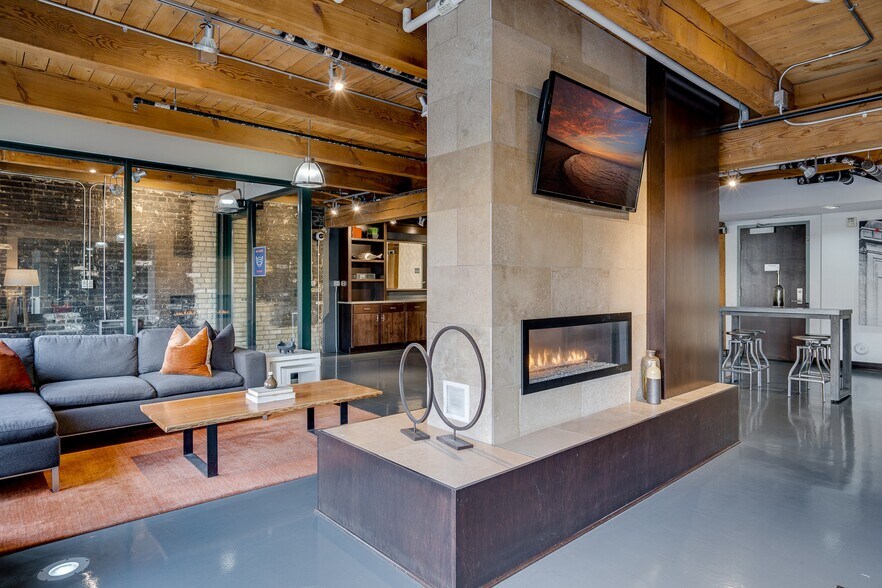 More Photos Of 2410 University Ave W, Saint Paul Apartments For Lease
