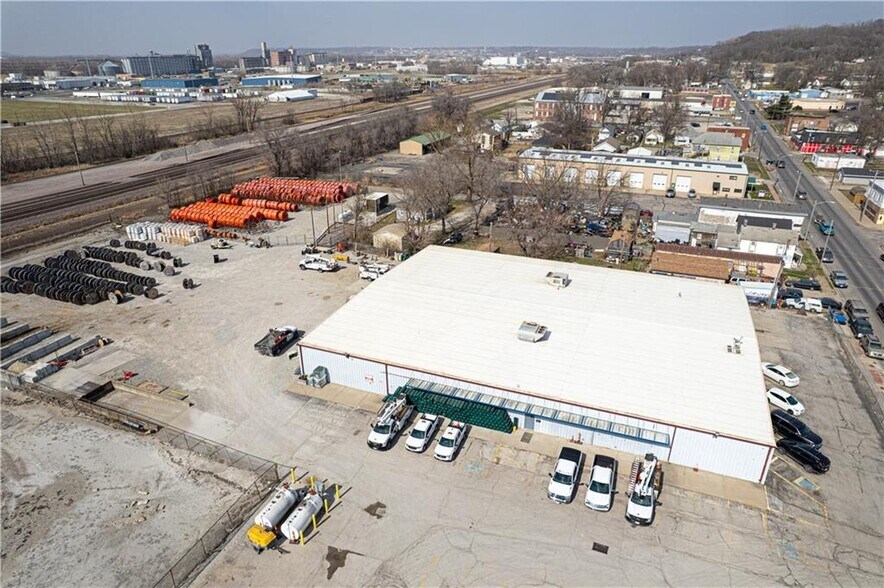 More Photos Of 5326 Lake Ave, Saint Joseph General Retail For Sale