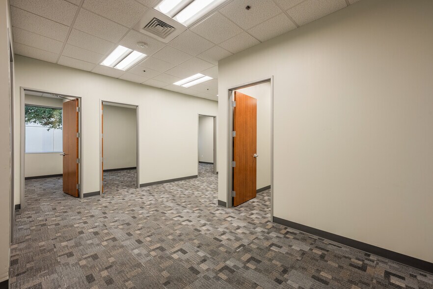 More Photos Of 5555 Northwest Pky, San Antonio Office For Lease