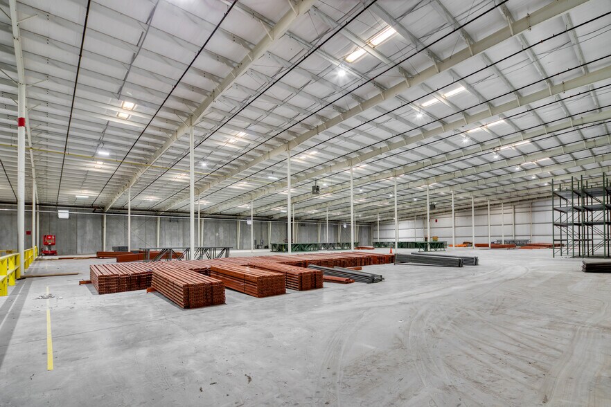 More Photos Of 999 Enterprise Dr, Dalton Distribution For Sale