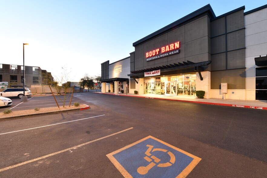 More Photos Of 8698 E Raintree Dr, Scottsdale Freestanding For Lease