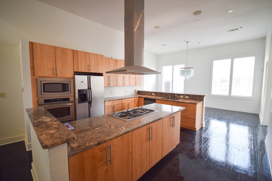 More Photos Of 417-419 Main St, North Little Rock Storefront Retail Office For Sale