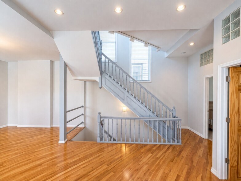 More Photos Of 2554 37th St, Astoria Apartments For Sale