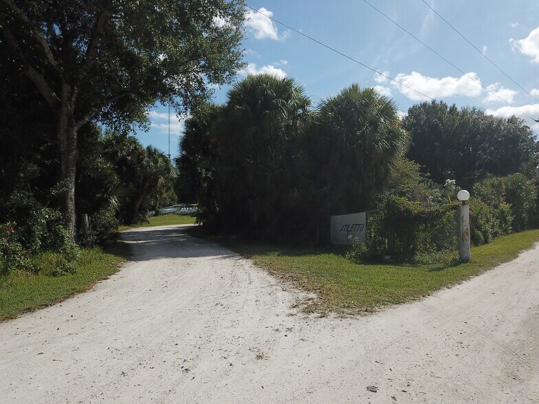 More Photos Of 3530 Laurel Rd E, North Venice Specialty For Sale