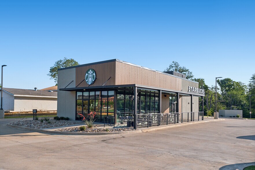 More Photos Of 598 S Jackson St, Jacksonville Restaurant For Sale