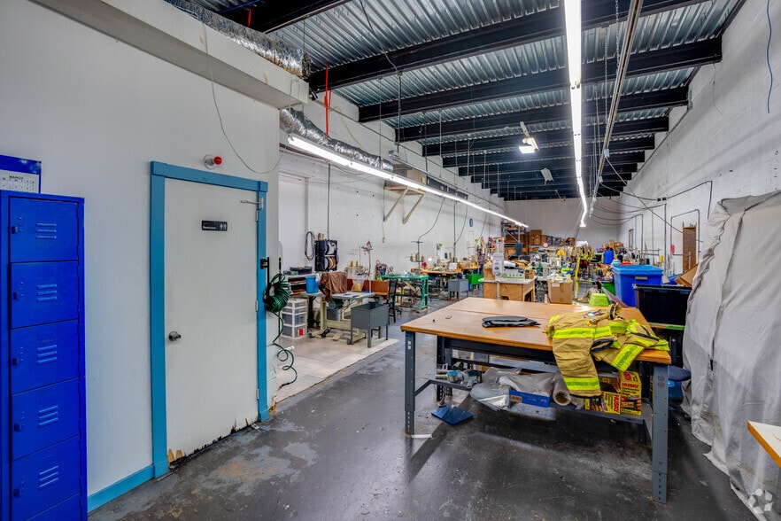 More Photos Of 1111 SE 14th St, Miami Manufacturing For Sale