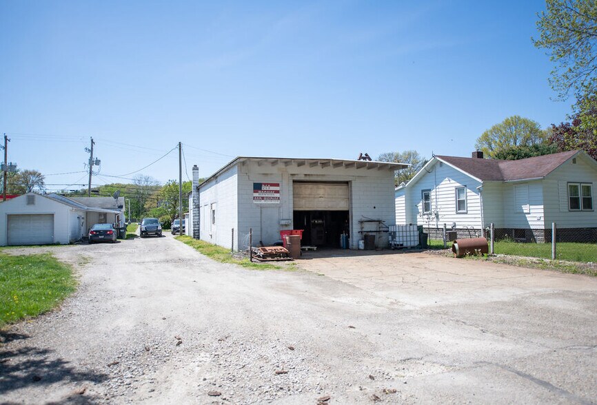 More Photos Of 1128 N Main St, Uhrichsville Manufacturing For Sale