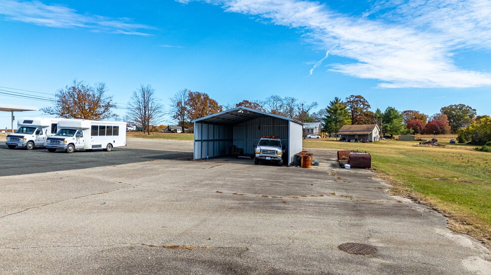 More Photos Of 1336 Main St, Dillwyn Auto Dealership For Sale