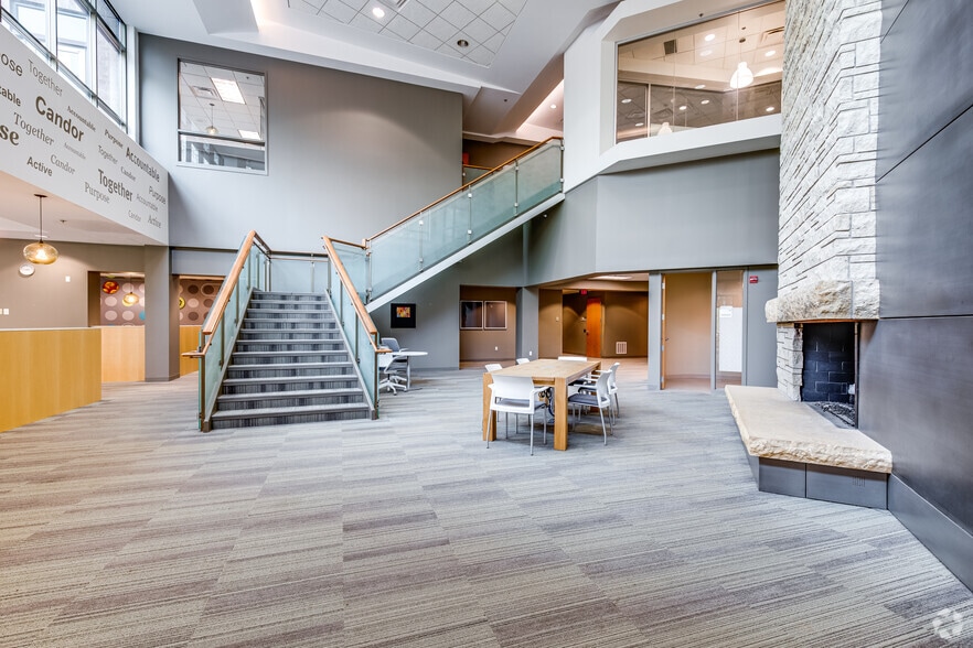 More Photos Of 2655 Eagan Woods Dr, Eagan Office For Lease