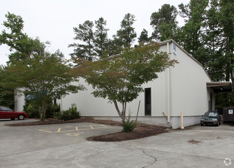 More Photos Of 4506 Bennett Memorial Rd, Durham Flex For Lease