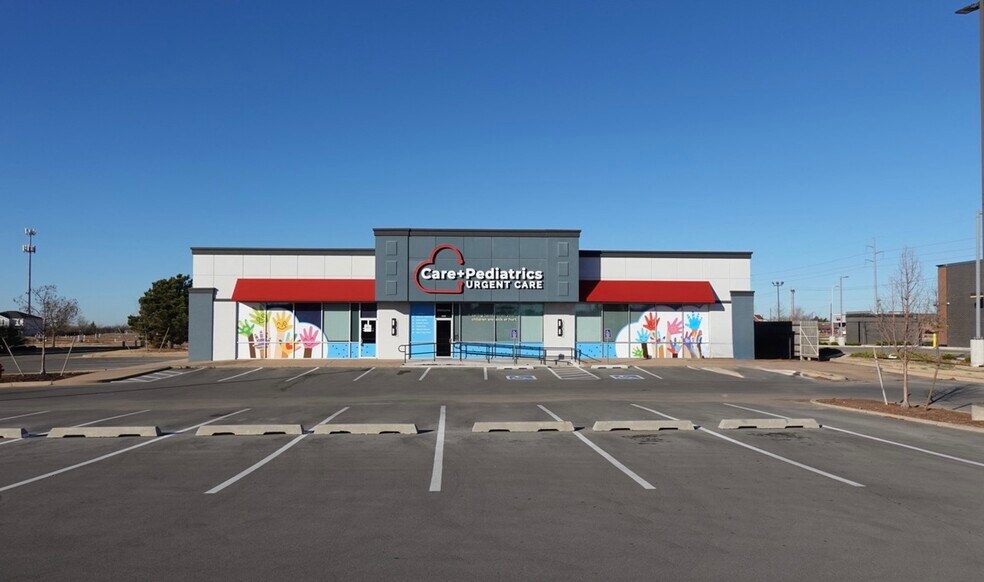 More Photos Of 1221 N Kelly Ave, Edmond General Retail For Lease