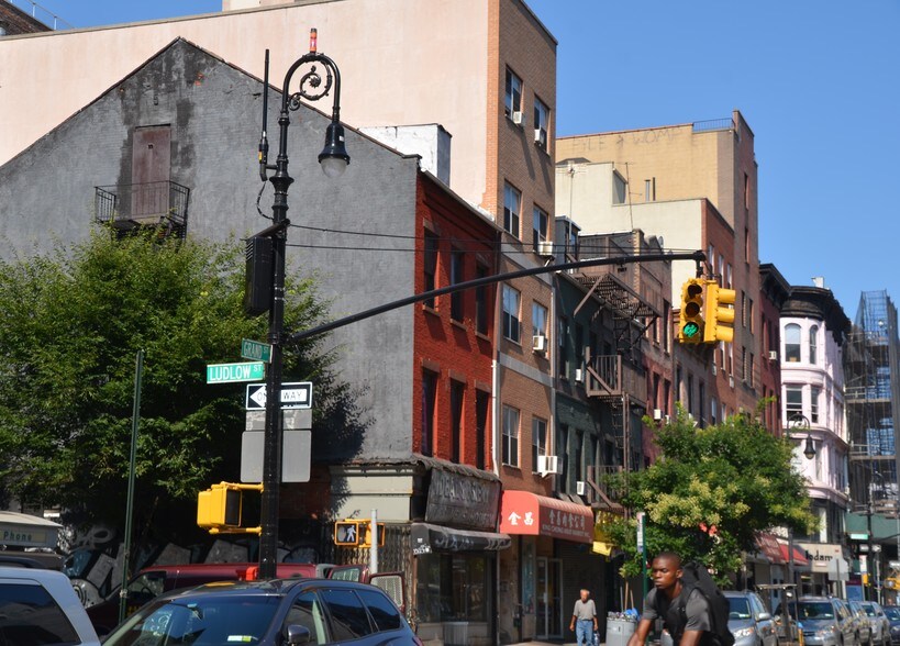 More Photos Of 57 Ludlow St, New York Storefront Retail Office For Sale