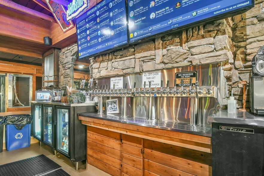 More Photos Of 561 1st St, Brentwood Storefront Retail Office For Sale