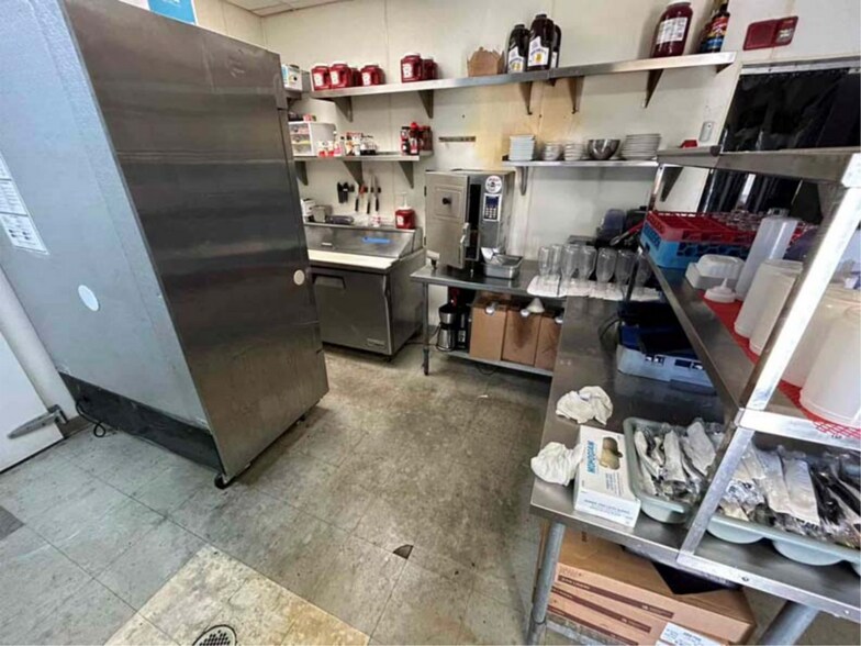 More Photos Of 5957 Terminal Avenue Ave, Colorado Springs Bar For Sale