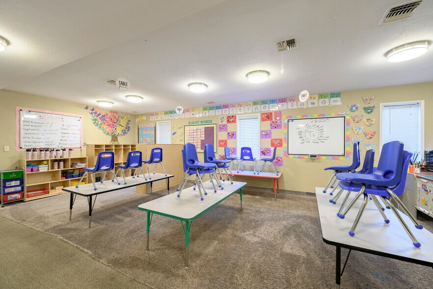 More Photos Of 504 Villa Rd, Newberg Medical For Sale