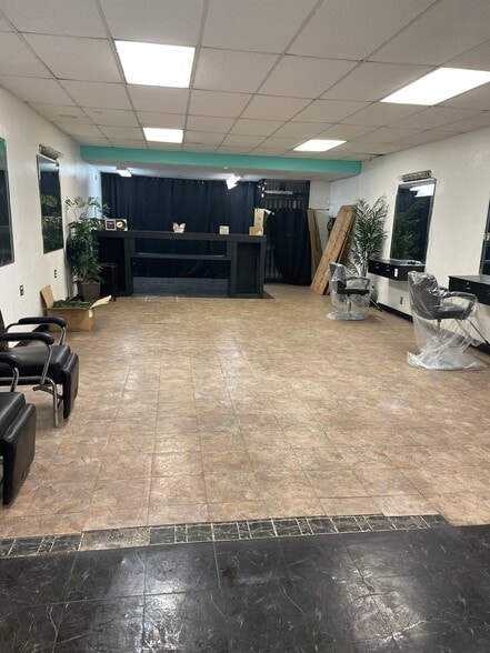 More Photos Of 14044-14112 S Crenshaw Blvd, Gardena Unknown For Lease